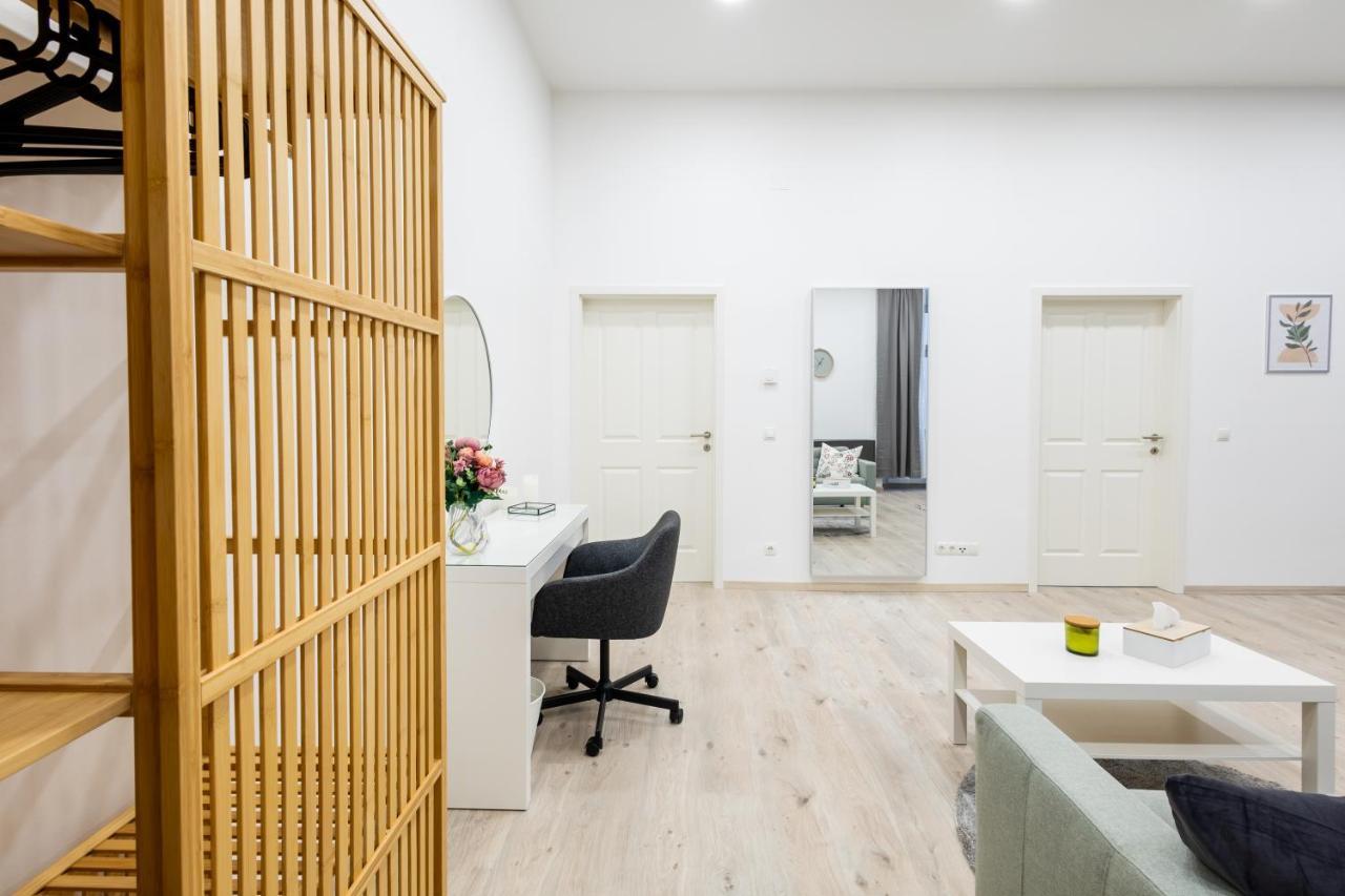 Family Deluxe A Stone Throw From The City Centre And Danube Viena Exterior foto